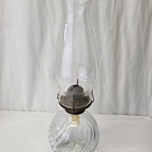 Vintage Kaadan Ltd. ~ Large Clear Swirl Pattern Oil Lamp ~ Beautiful Glass