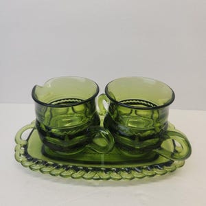 vintage indiana green glass kings crown thumb print creamer ans sugar set