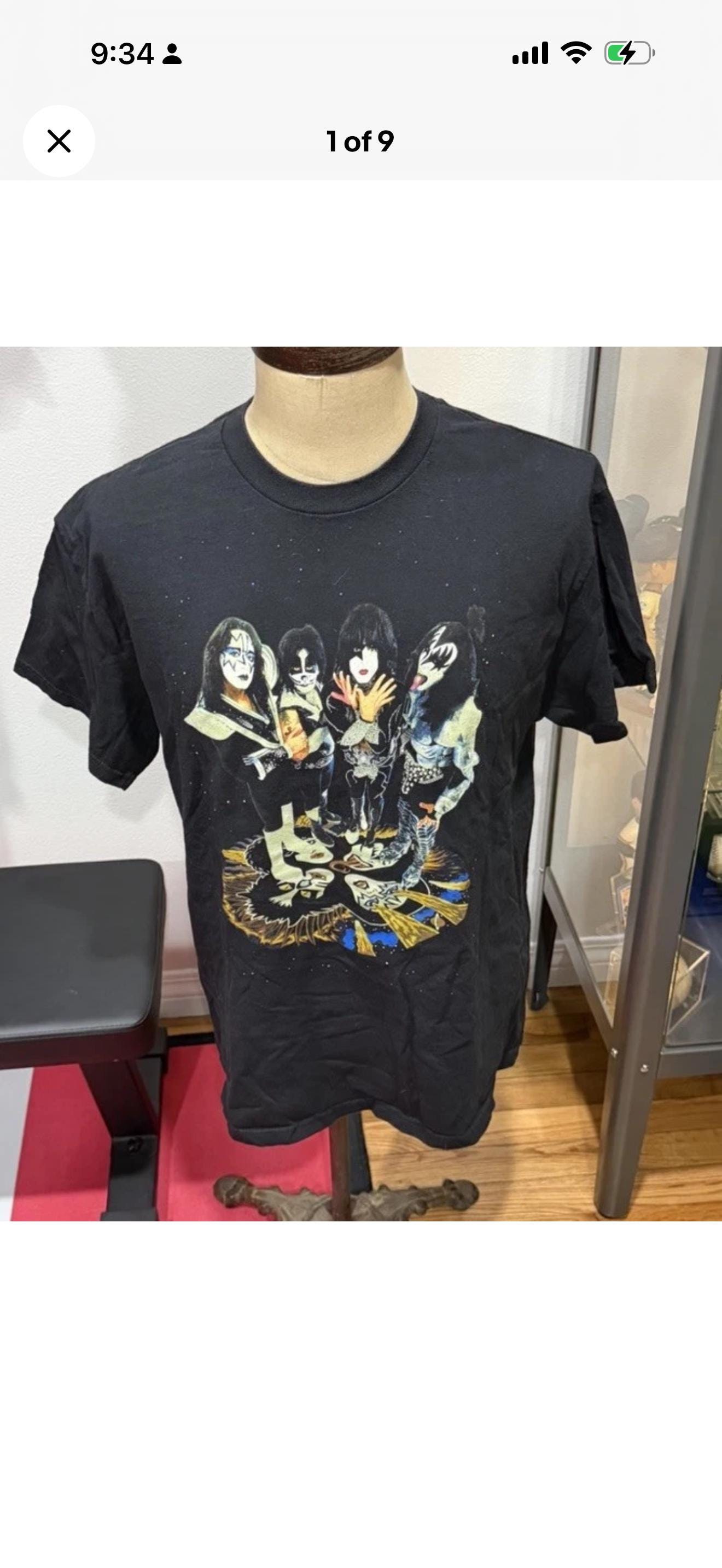 Winterland Kiss Shirt - Etsy