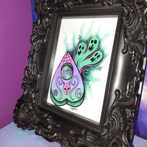Stampa artistica Ouija planchette pastello goth 5x7 /Stampe d&#39;arte digitali / Inquietante occulto gotico kawaii spettrale fantasma spirito tavola strega altare gatto