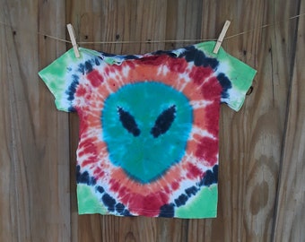 tie dye t-shirt alien size small 6/8 / swirling spiral / green red orange black tshirt / hippie shirt / unisex kids child 6 / 8 handmade ufo