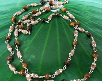 Tulsi con occhio di tigre e collana a catena d'argento