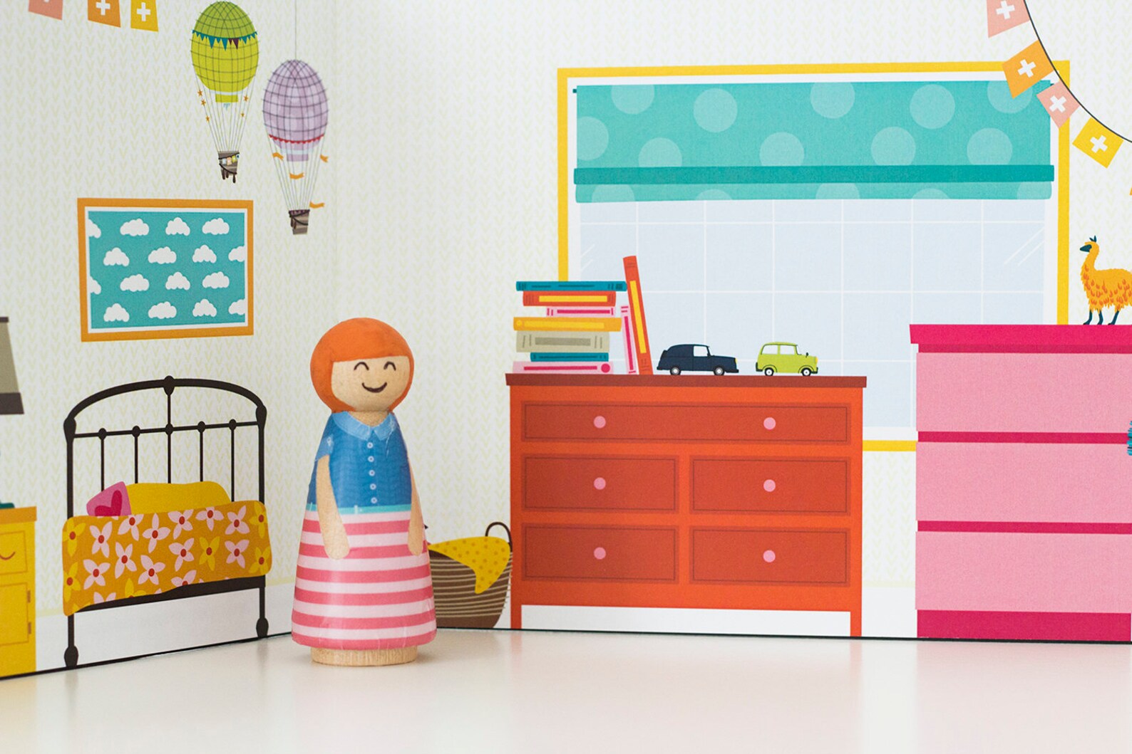 Puppenhaus Hut Damen Beige Mit Blumenmuster – Miniaturaccessoire Für Schlafzimmer & Millinery-Laden