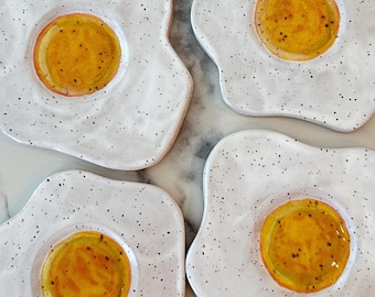 Handmade Ceramic Sunny Side Up Fried Egg Shaped Dish Plate Trinket Foodsafe Spoonrest Trivet Unique Foodshaped 1pc (Speckled)
