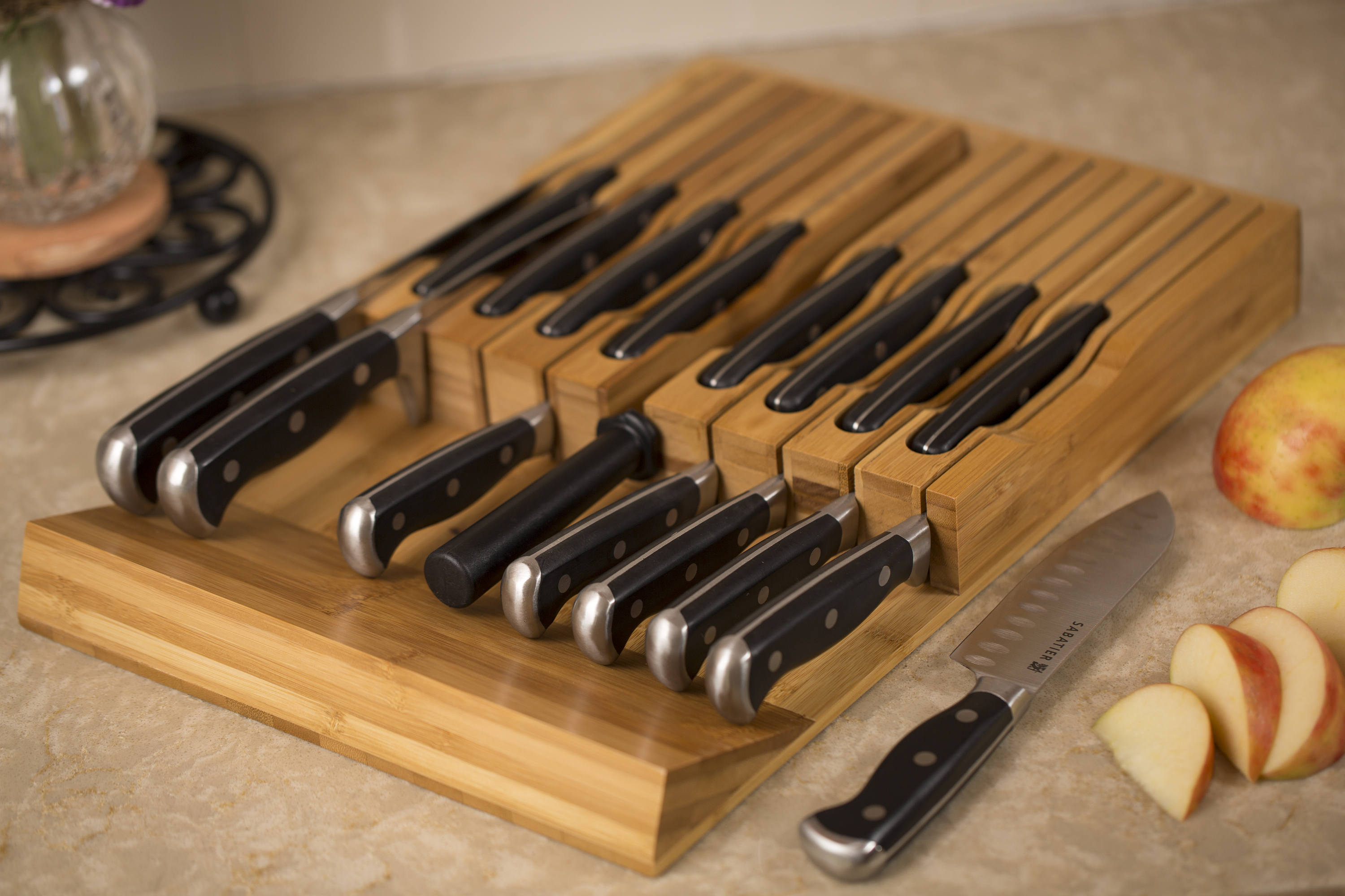 In-drawer Bamboo Knife Block Holds 16 Knives Without Pointing up