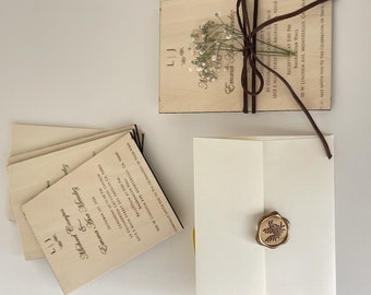 Faire-part de mariage rustique, carte d'invitation avec accessoires en corde de cuir, faire-part gravé, enveloppe avec cachet de cire, lot d'invitations