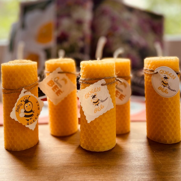 Queen Bee Kerze für die Königin im Haus, personalisiert mit Namen auf Label - Geschenkidee Mutter Freundin witzige Idee