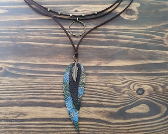 Collier Boho, Collier 3 couches, Collier en cuir, Collier Boho, Collier de plumes en cuir, Bijoux Boho, Choker en cuir