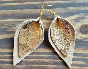 Gold Blatt Ohrringe, Leder Blatt Ohrringe, Lederohrringe, Boho Schmuck, Lederschmuck, Boho Ohrringe, Beige Lederohrringe.