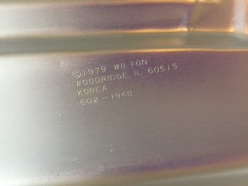 Vintage 1979 Wilton Party Pan Sports Car Aluminum Cake Pan Baking Dish Birthday Parties Celebrations Decorating 502-1948 Taxi Racing