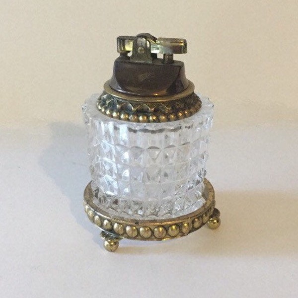 Antike Vintage verzierten Diamant geschnitten Glas Gold Zigarette Zigarre Tischplatte Tisch leichter Stand Tobacciana Barware Mid Century Dekor Tabak