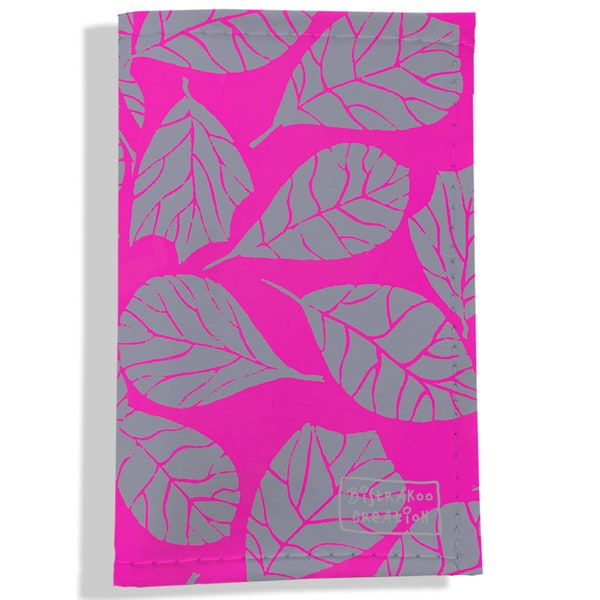 Protège carte grise ou Porte papiers voiture motif Feuilles grises fond rose