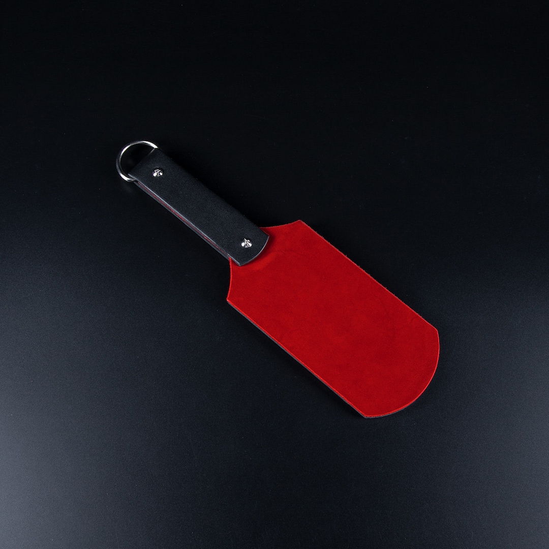 spanking-paddle-on-suede-lining-bdsm-spanking-paddle-leather-paddle