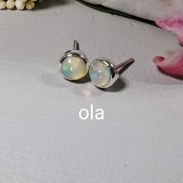 Handgefertigte Silberohrstecker mit Opal (Äthiopien)