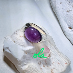 Handgefertigter Silberring mit Amethyst