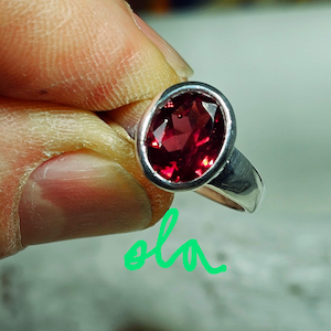 Ring mit Granat
