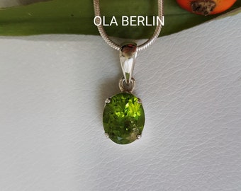 Silberanhänger mit Peridot