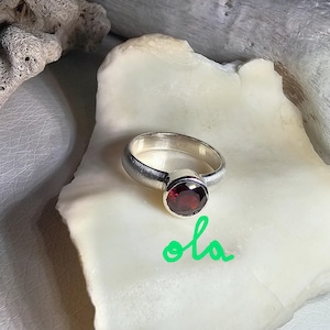 Ring mit Granat