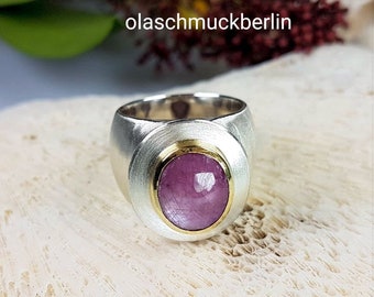 Handgefertigter Silberring mit Sternrubin