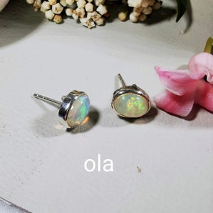 Handgefertigte Silberohrstecker mit Opal (Äthiopien)