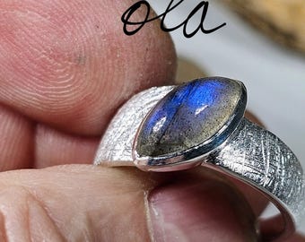 Labradorit Ring in 925 Silber/Blauer Labradorit Schmuck/Zierlicher Edelsteinring/Witchy Ring/Statement Ring Oval/Boho Gemstone Ring