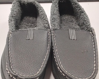 Men's black faux-leather slippers