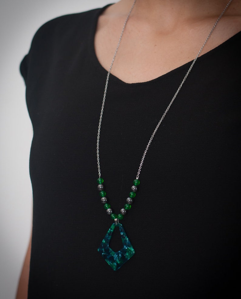 Green and black resin asymmetric necklace green jade natural stone woman necklace woman gift stainless steel chain Hematite bead