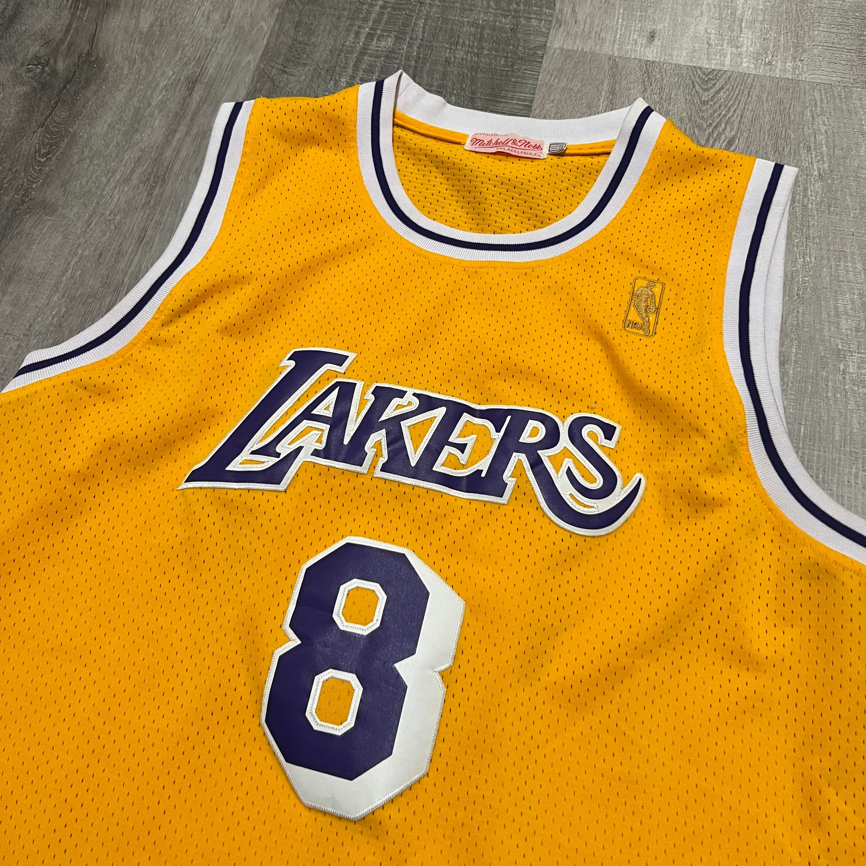 Mitchell & Ness 96-97 LA Lakers Kobe Bryant Jersey Large Blue Stitched  Logo