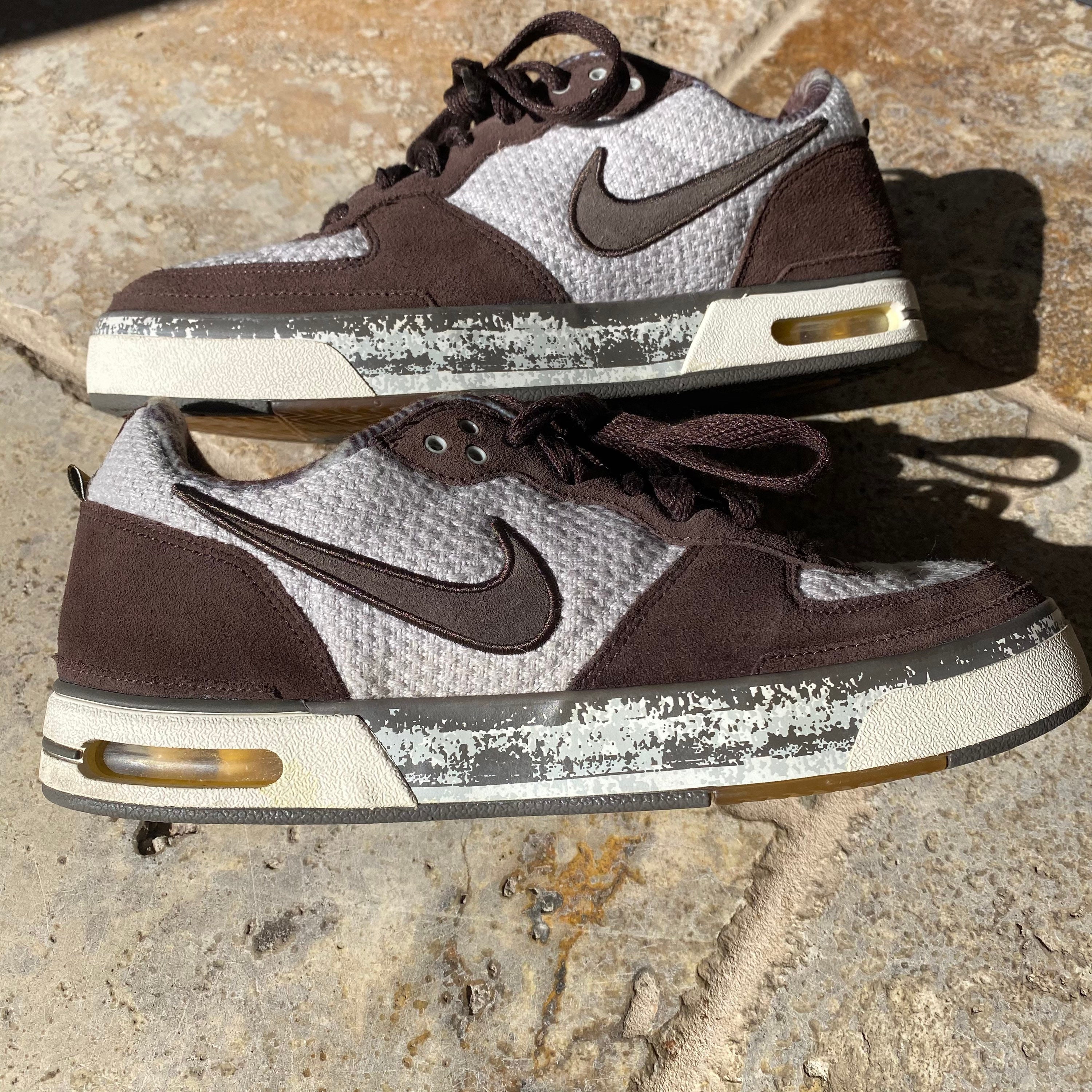 2007 Nike Air Captivate Stone Grey/Irridescent Brown Low Skateboarding Sneaker