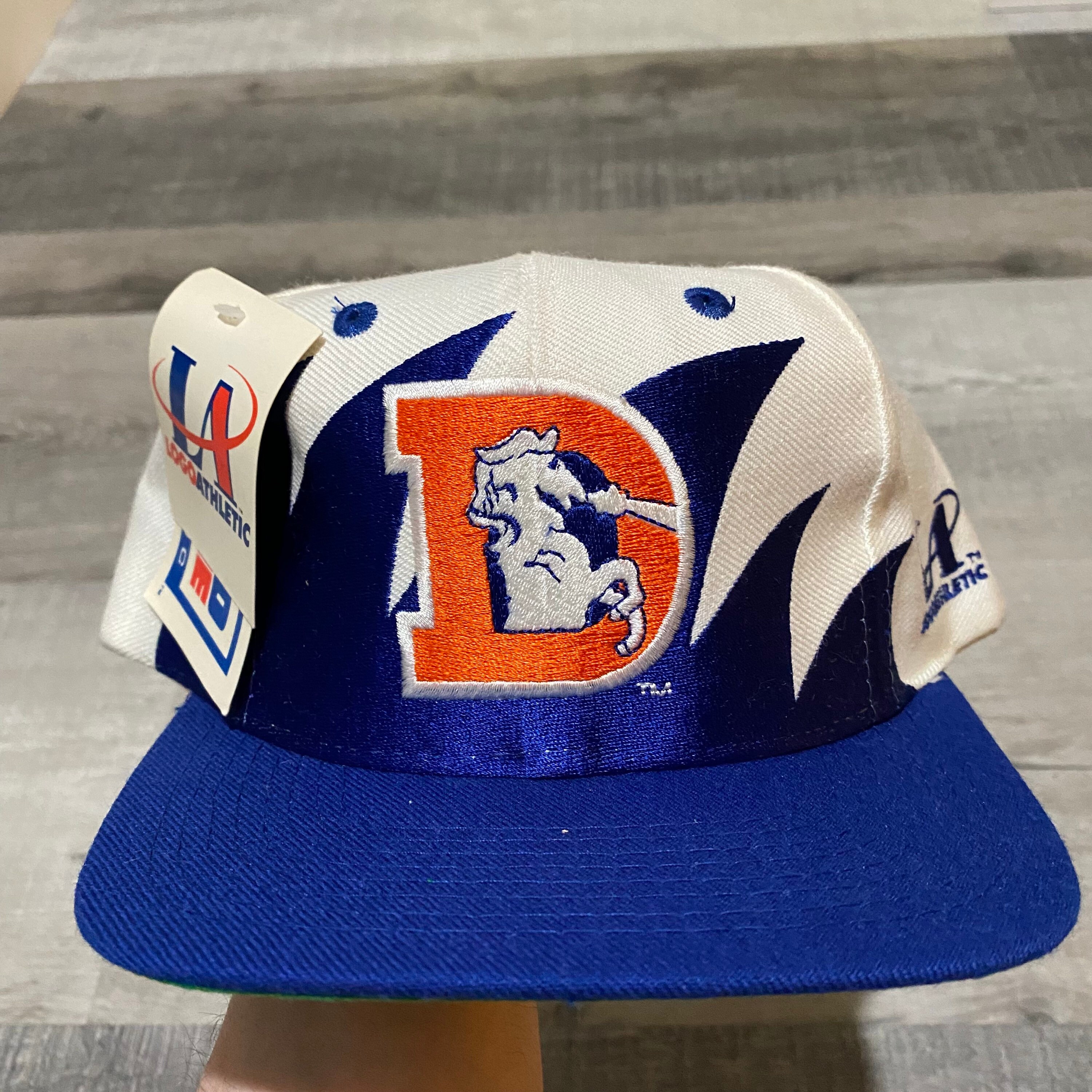 Logo Athletic Sharktooth Vintage Denver 