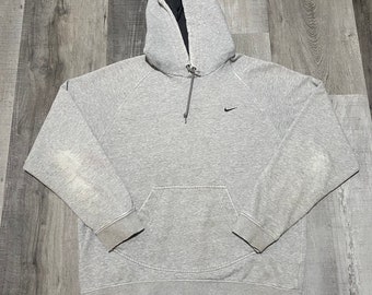 nike hoodie with swoosh in middle