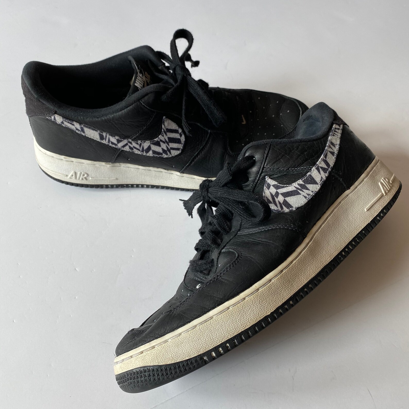 air forces black check