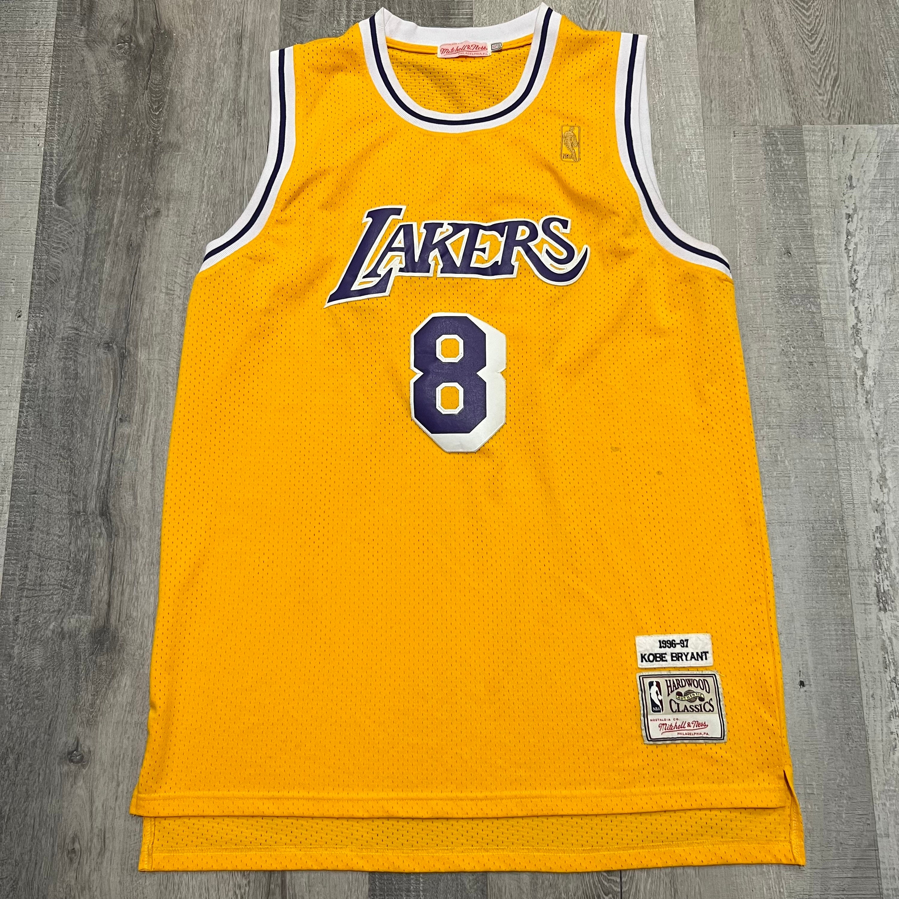 Kobe Bryant signed Lakers #8 Basketball jersey framed Rookie