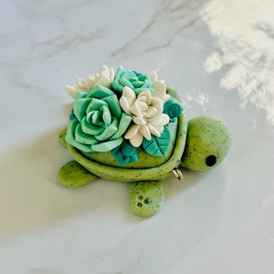 Succulent Turtle figurine , Beach gifts for wedding, Keepsake for grandma, cottagecore miniature animal, whimsical desk accessories,
