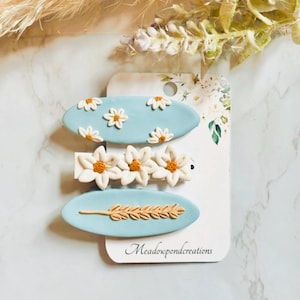 Daisy hair clip, floral hair accessories, blue barrettes, boho hair clips, floral hair clips for girls, whimsical hair accessories, barrette