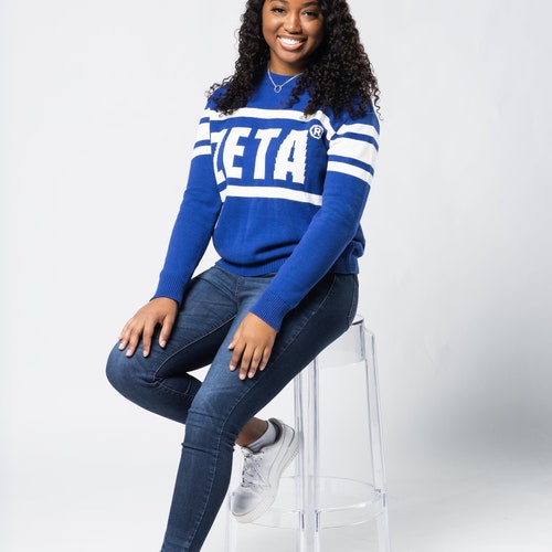 Niebieski sweter Zeta Phi Beta