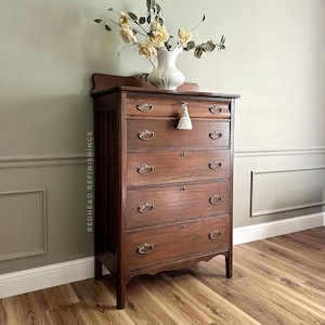 Antique dresser, Chest of Drawers, Oak, Circa early 1900s