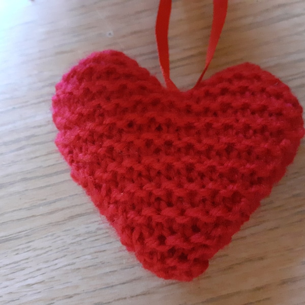 Knitting Pattern Plush Valentine's Heart/Valentines gift small/mini