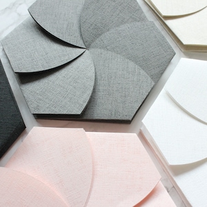 Huwelijksuitnodiging Origami Mouw en Handgemaakte Envelop | Unieke, luxe Origami uitnodigen voor bruiloften, evenementen en gelegenheden | Sakura