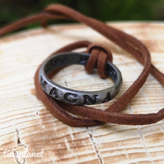 Uncharted 4 Necklace Pendant Nathan Drake Ring Sic Parvis Magna Greatness  From Small Beginnings Cosplay - Etsy