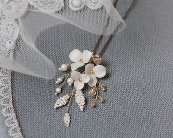 Swarovski kristal bruiloft haarspeld, witte en gouden toon bloem bobbie pin, kralen blad bruids haar stuk, bloemen hoofddeksel, bruidsmeisje cadeau