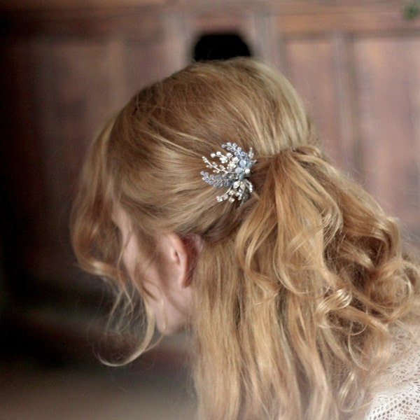 Épingle à cheveux de mariage de couleur bleu clair et argentée, morceau de cheveux de mariée quelque chose de bleu, bijoux de cheveux de fleur d'azur, coiffe de demoiselle d'honneur Swarovski,