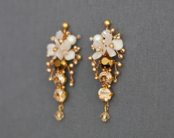 Gold and bronze wedding earrings, Bridal ivory flower dangle earrings, Floral crystal jewellry for bride, Rhinestone and pearl earrings