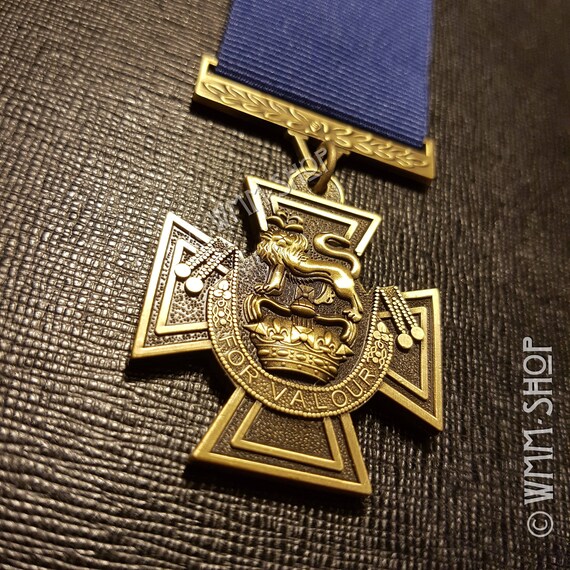 CASE ONLY Gallantry award medal Case or box for BRITISH VICTORIA CROSS V.C