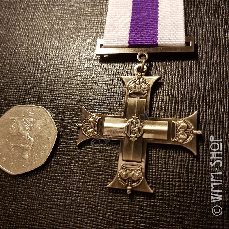 Buy Superb Full Size Replica Victoria Cross Medal & Ribbon. Highest Military Honour Online In India - Foto 3