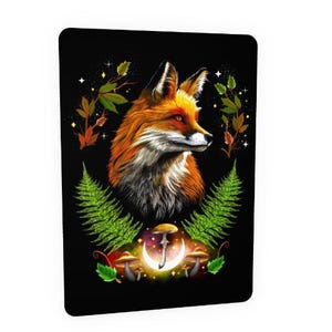 Secrets du renard, renard en automne, carte postale en velours avec lune, champignons, fougère dans la forêt