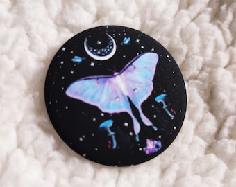 Lunamoth Gothic Button | Samtig weich | 37 mm Pin mit Nadel - Motte Schmetterling