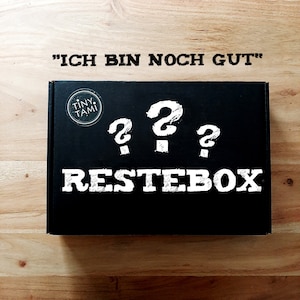 Leftover box, leftover box, surprise, mixed products with posters, postcards, stickers, buttons