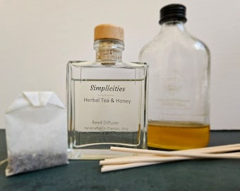 5oz Herbal Tea & Honey Nontoxic Reed Diffuser with Natural Rattan Reeds