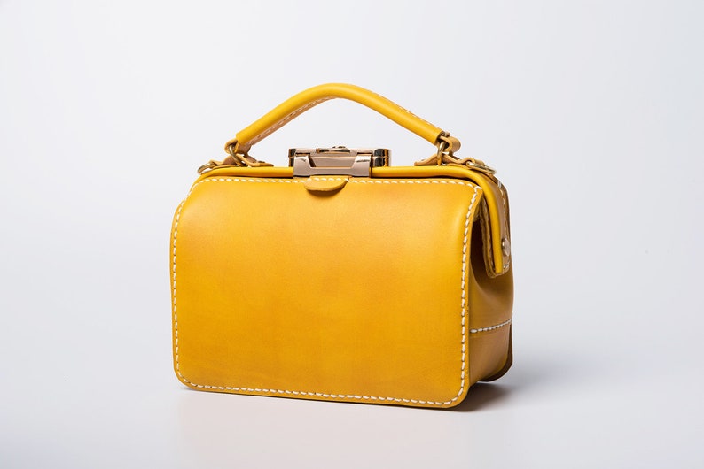 Dulles Doctor Bag-Women's Cowhide Leather  Handbag image 1